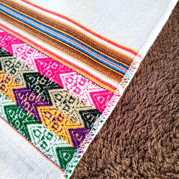 Vintage Peruvian table cloth/furniture cover - Picture 6 of 6